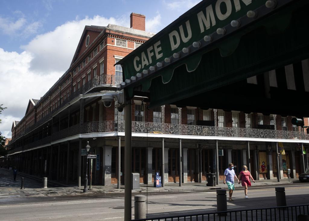 Cafe du Monde reopens in the French Quarter hoping to show 'New Orleans is  back', Coronavirus