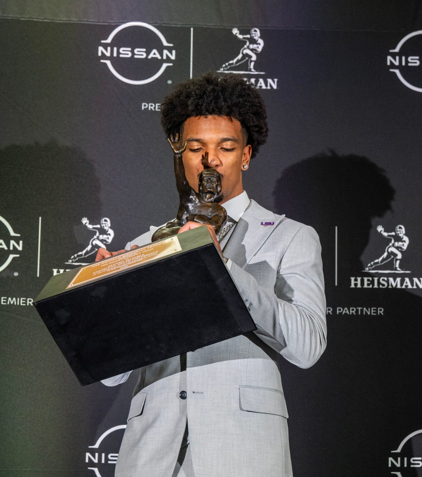 LSU Quarterback Jayden Daniels Wins The Heisman Trophy | LSU | Nola.com