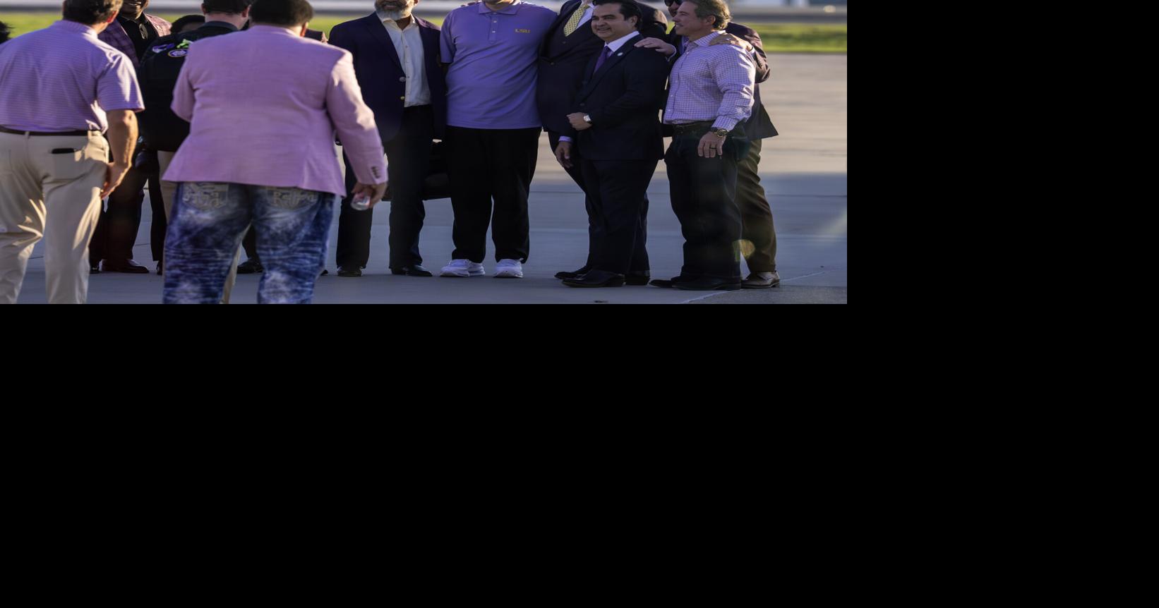 Video: LSU’s Will Wade welcomed at Baton Rouge airport | LSU | nola.com