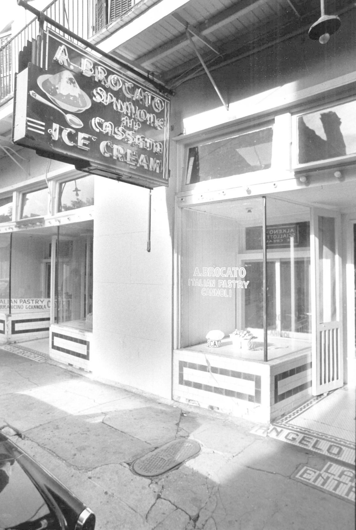 Angelo Brocato Ice Cream, a link to the past, adds takeout window to