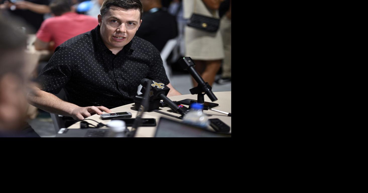 Derek Carr could be out for the Saints in 2025. Here are Kellen Moore's options at QB.