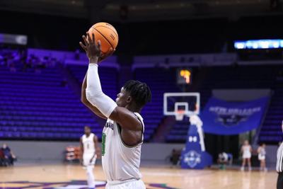 UNO rallies to take down A&M-Corpus Christi; two players score 20-plus