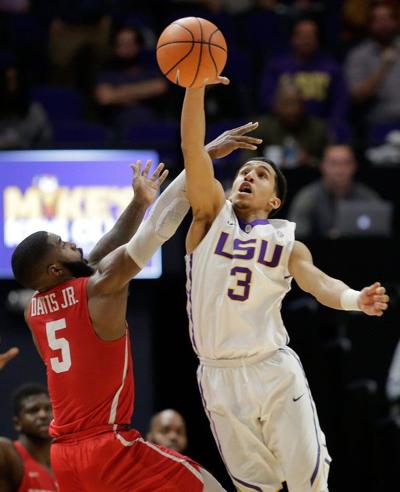 Lsu Point Guard Tremont Waters Breaks Nose Will Wear Mask In Sec