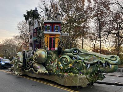 Louisiana gator float in 2021 Macy's Thanksgiving parade