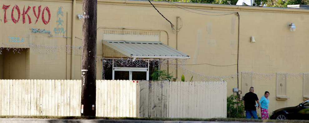 PICTURED: Ashton Kutcher is seen leaving Hollywood massage parlour after solo visit