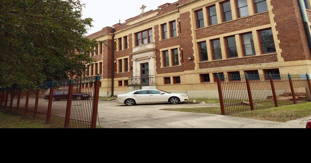 Homeless veterans move into Sacred Heart Apartments News