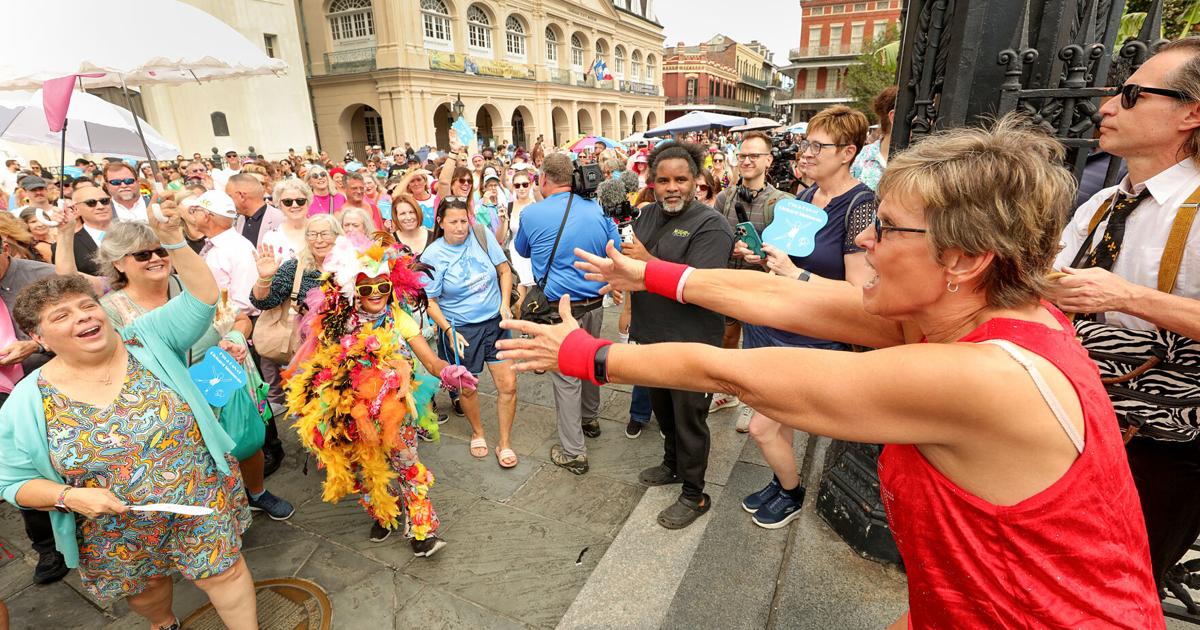 Fitness guru Richard Simmons gets New Orleans second-line send-off in his hometown Fitness guru Richard Simmons gets New Orleans second-line send-off in his hometown