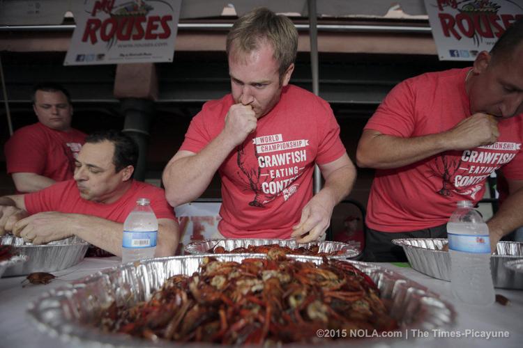 Champions, celebrities highlight French Quarter Festival crawfish-eating contest