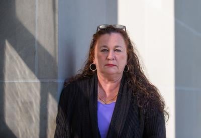 In 1975 New Orleanscase jurors fail to reach decision Courts