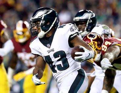 Former Saints running back Darren Sproles is thinking about playing