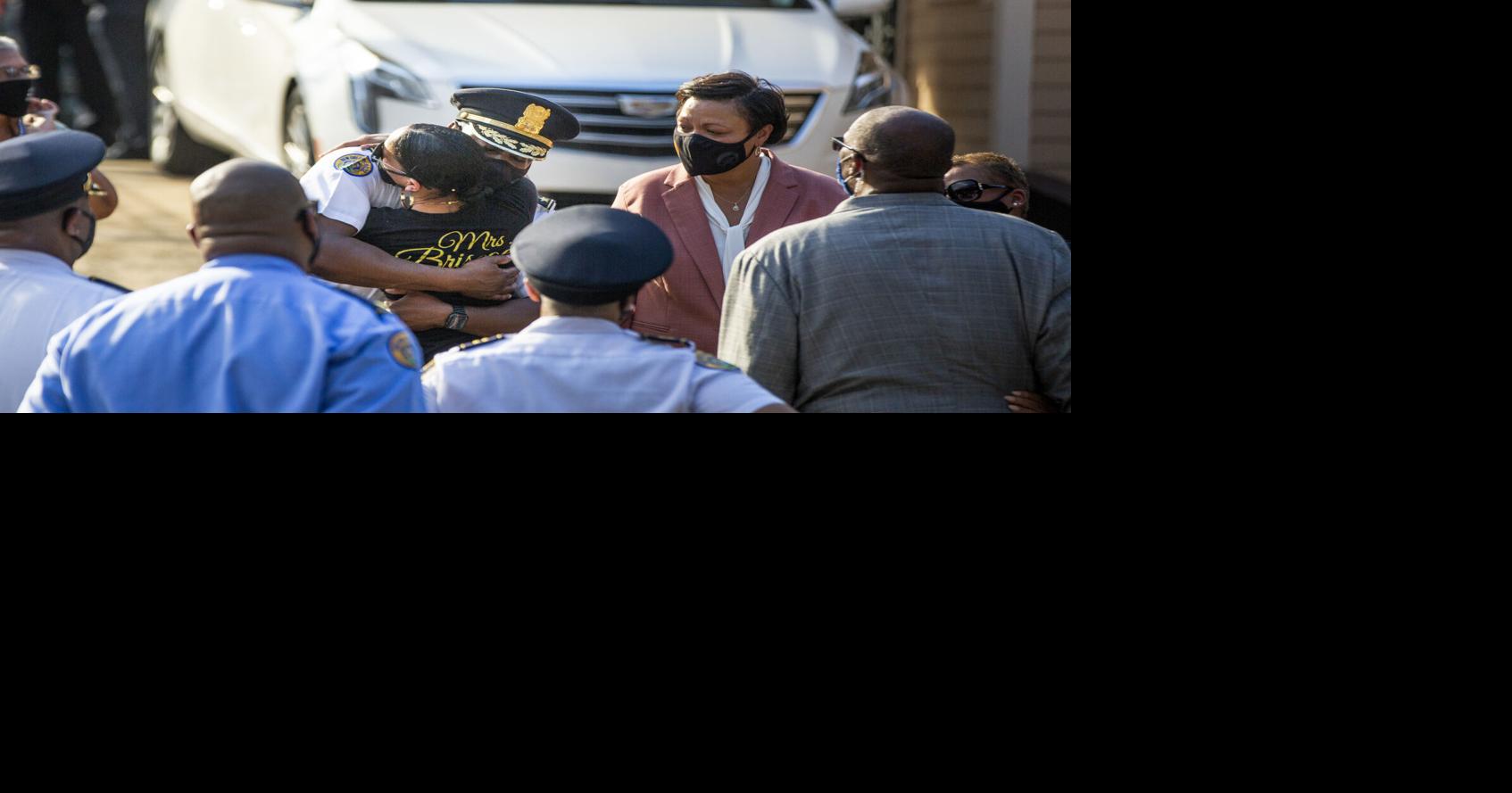 Photos New Orleans police detective Everett Briscoe's body returns