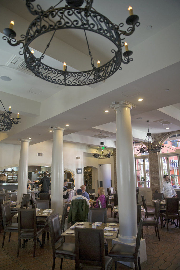 Tableau Restaurant Inside Le Petit Theatre Earns Three Beans New