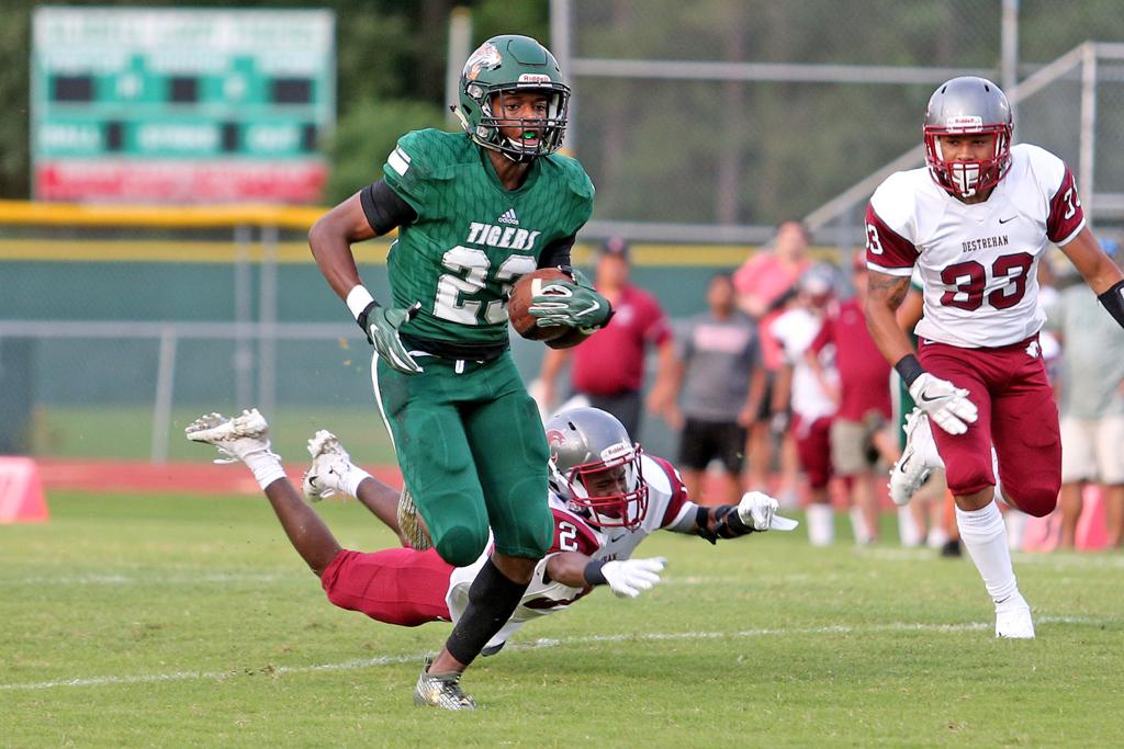District 6 5a Football Preview Four St Tammany Parish Squads