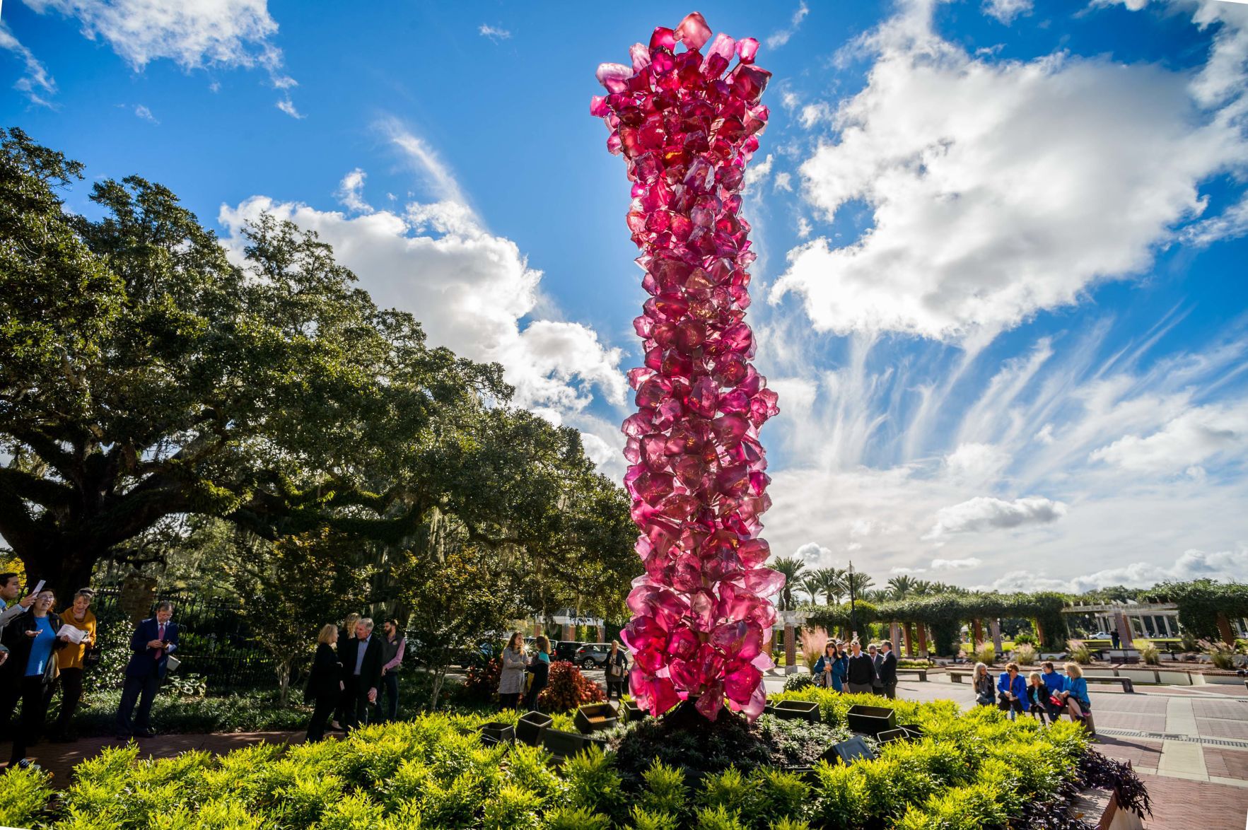 Soaring sculpture by artist Dale Chihuly unveiled at New Orleans