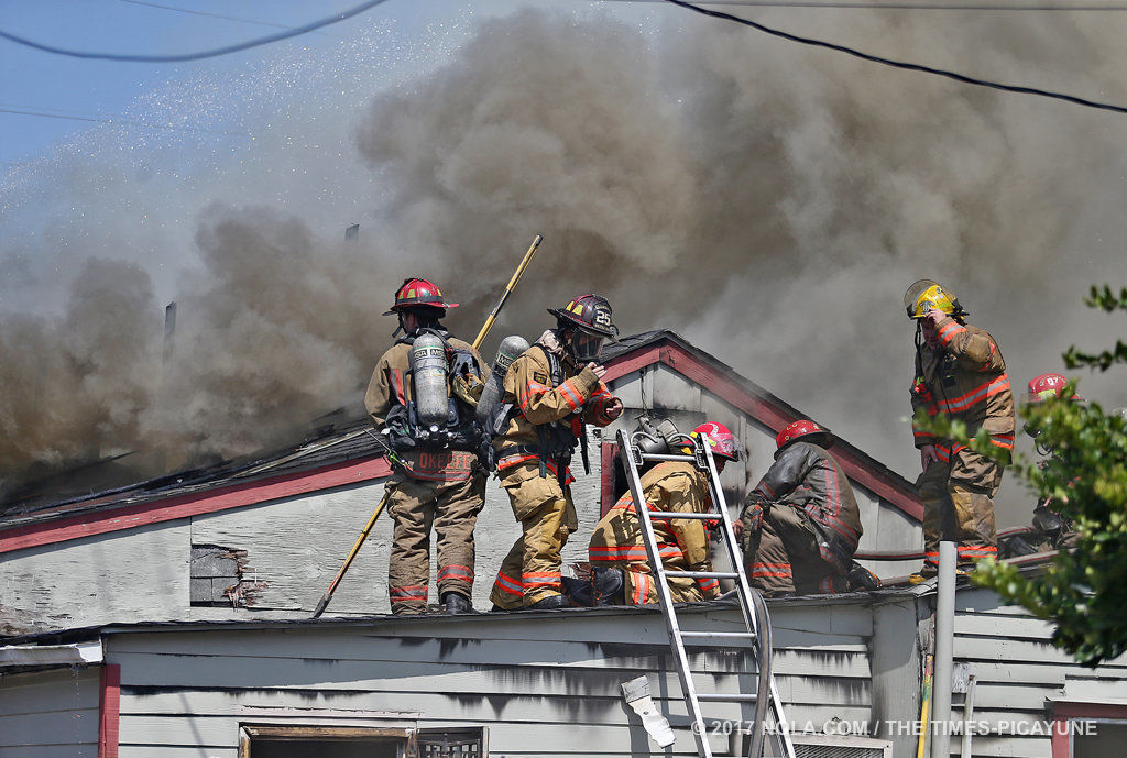 Firefighters Battle 2-alarm Blaze In Irish Channel | Traffic | Nola.com