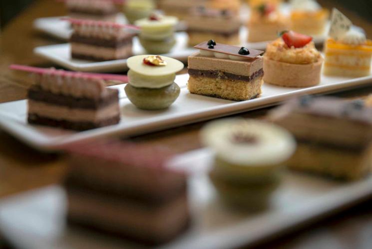 Teddy bears, live alligators and Santa at New Orleans holiday teas Entertainment/Life