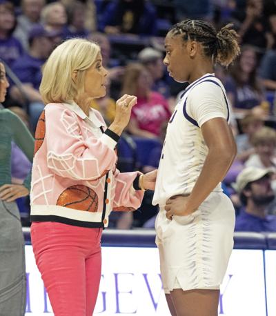 Kim Mulkey sweating small details to keep LSU women sharp | LSU | nola.com