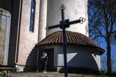 A vibrant church in Ukraine rises as a symbol of the country’s faith ...