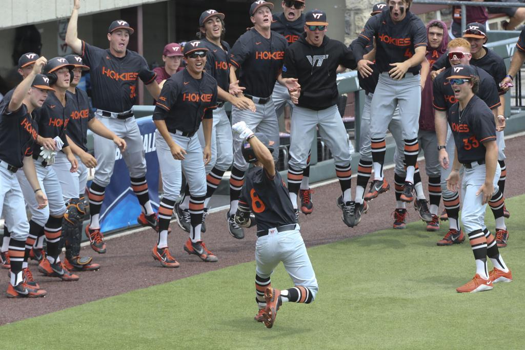 Super Regional: ECU baseball beats Texas, 13-7, in 1st game