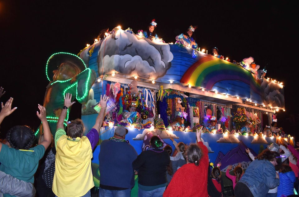 Krewe of Selene rolls in Slidell: See the parade photos | One Tammany ...