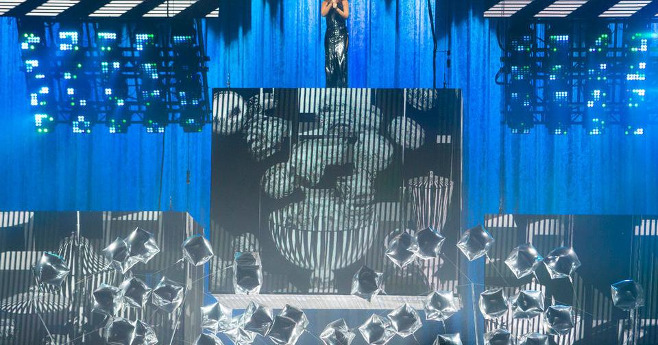 Shania Twain knocks out the New Orleans crowd Music