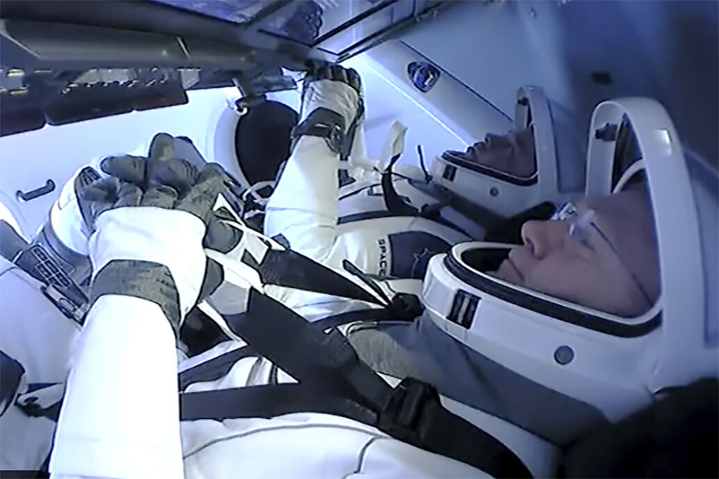 Spacex Capsule And Nasa Astronauts Make 1st Splashdown In 45 Years Tulane Grad On Board News Nola Com