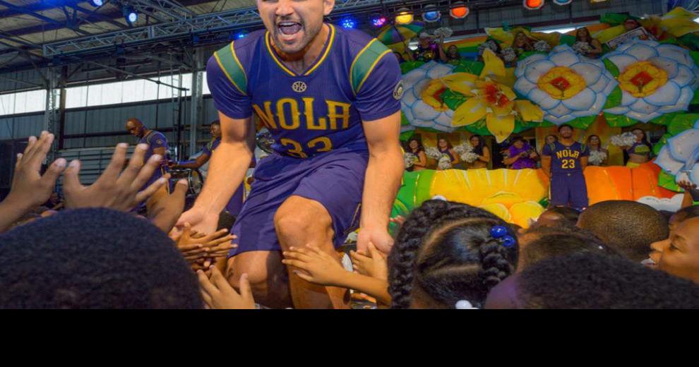 nola pelicans mardi gras