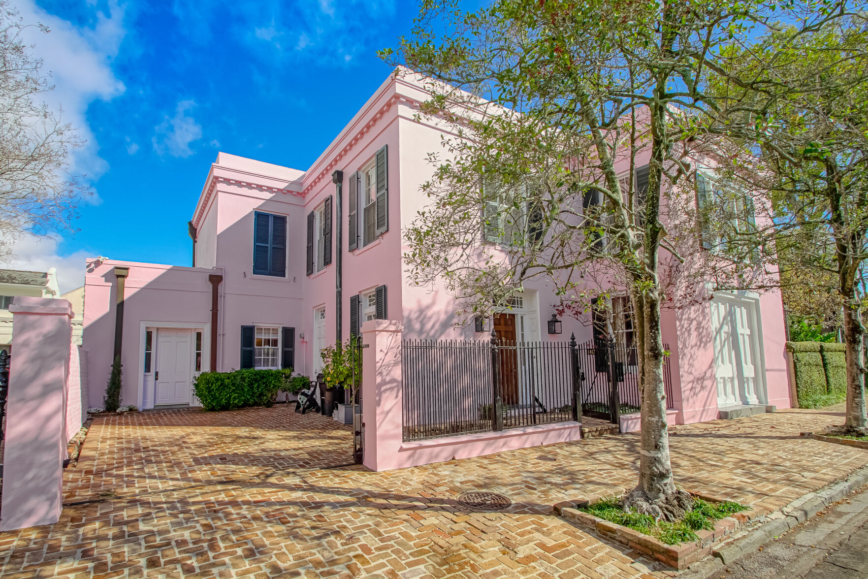 New Orleans Garden District $2.4M 'pink palace' has plenty | Home