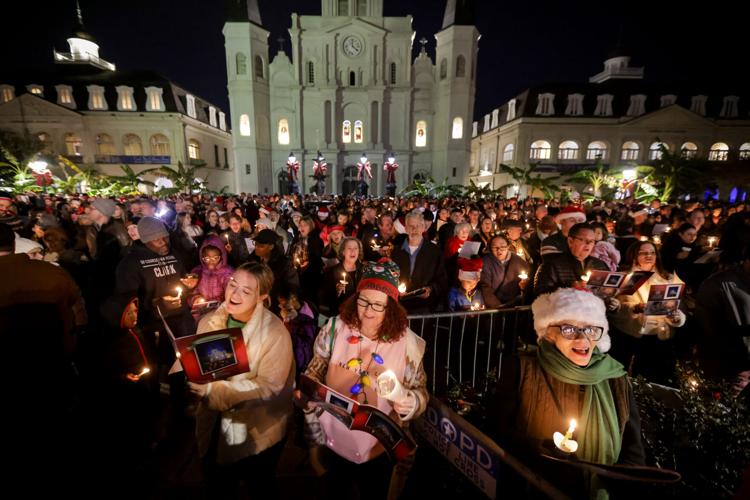 NO.fqcaroling.121922.062.jpg