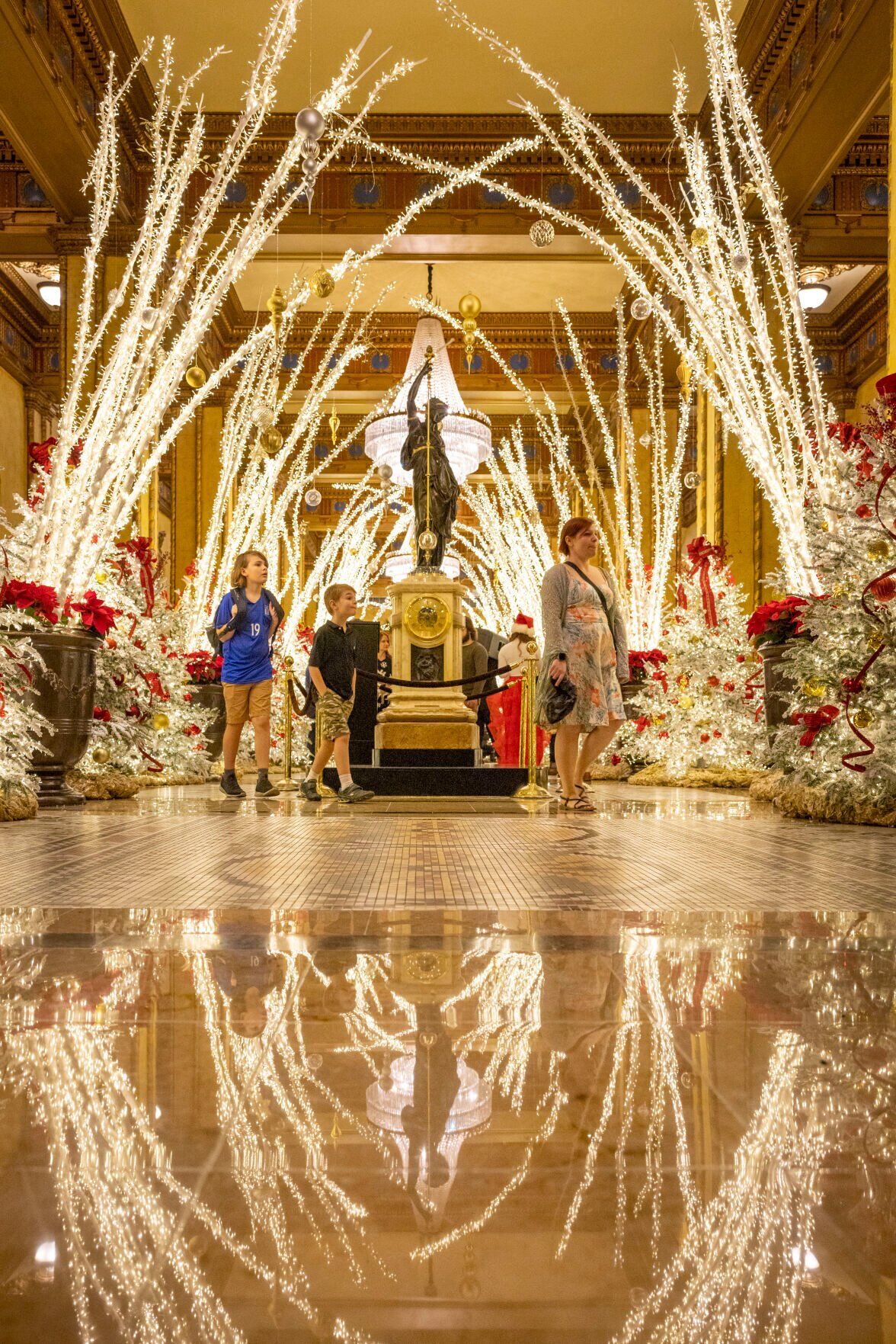 When Does The Roosevelt Hotel Decorate For Christmas 2023?