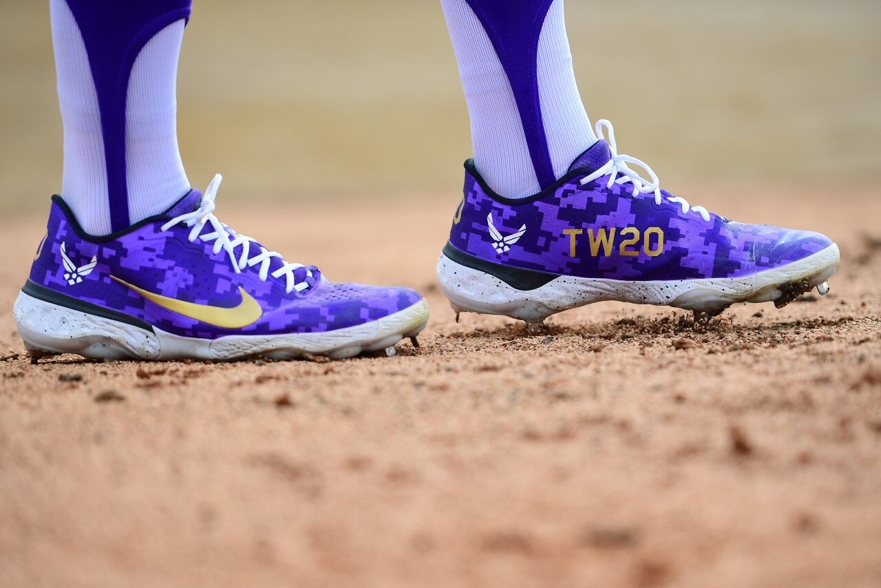 Lsu best sale baseball cleats