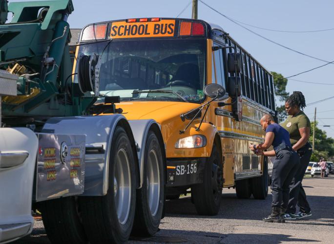 School bus hits house in New Orleans; students injured | Crime/Police ...