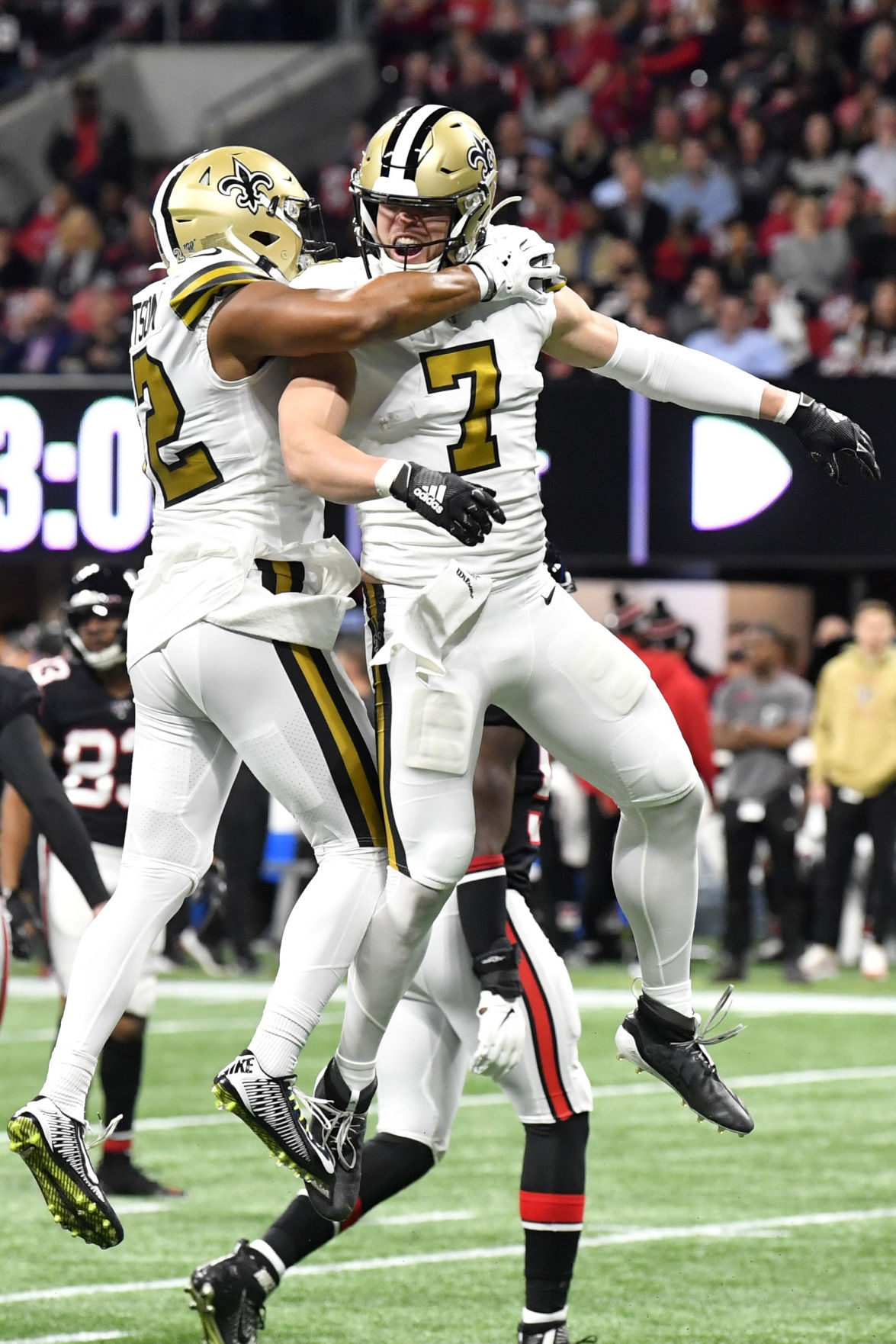 Taysom Hill Uses Entire Saints Toolbelt On Ground, Through Air To ...