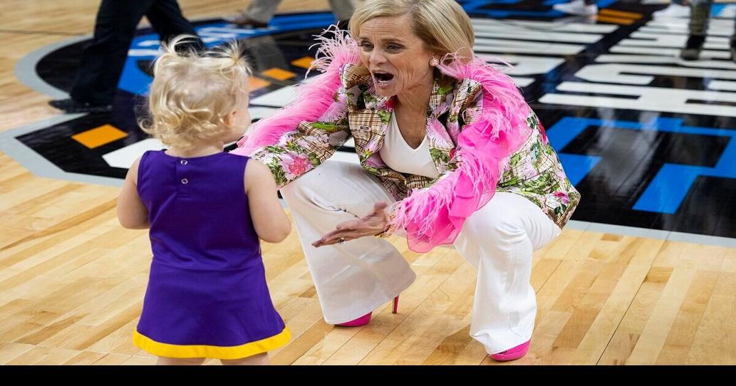 Kim Mulkey, granddaughter wear matching outfits Womens Basketball