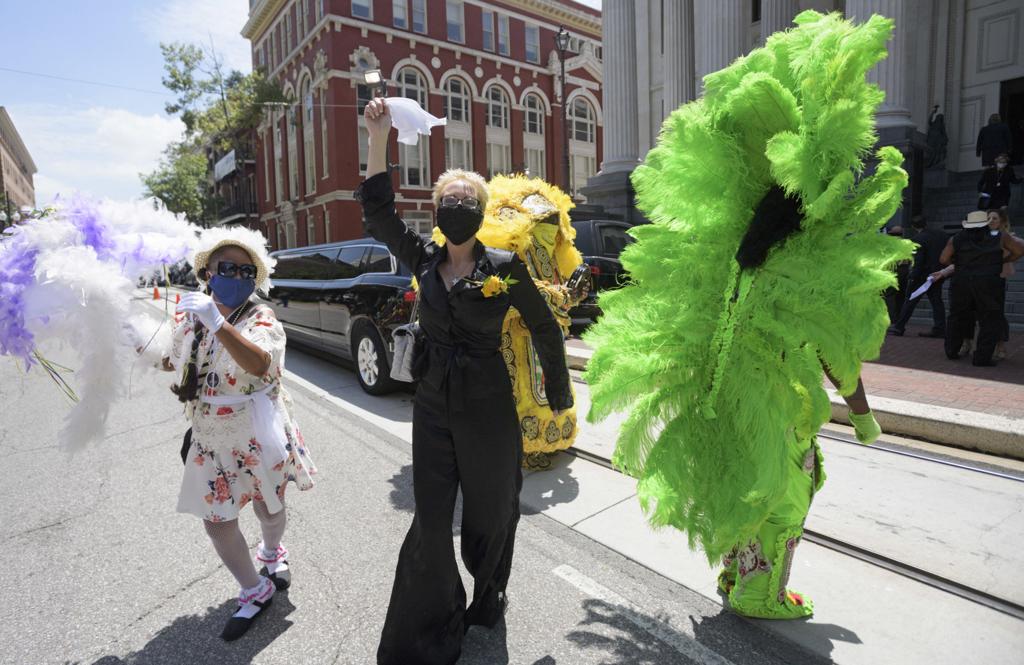 BRPROUD  Watch Live at 12pm CST: Funeral for Mr. Mardi Gras, Blaine Kern