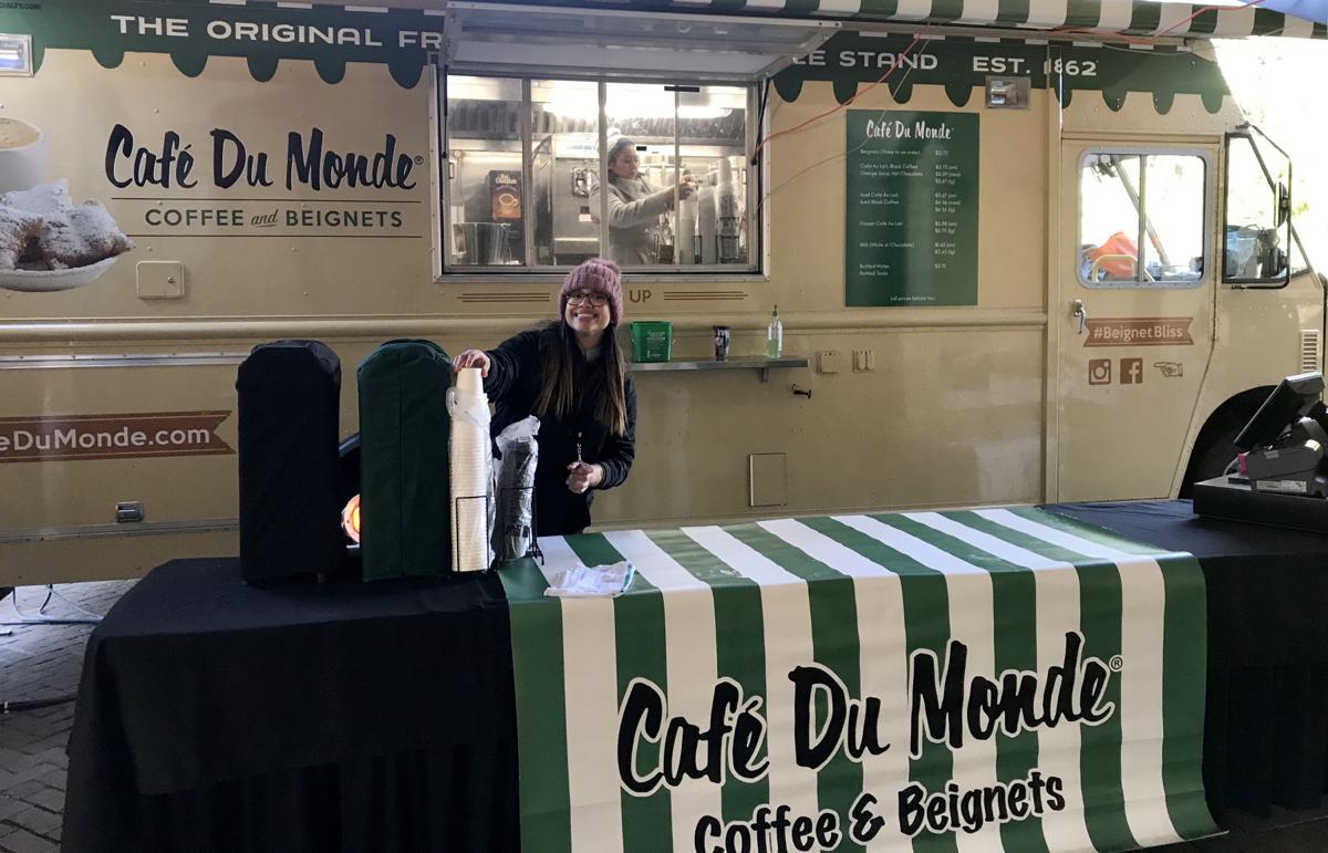 Cafe Du Monde Truck Serving Cafe Au Lait And Beignets At City Park Where Nola Eats Nola Com
