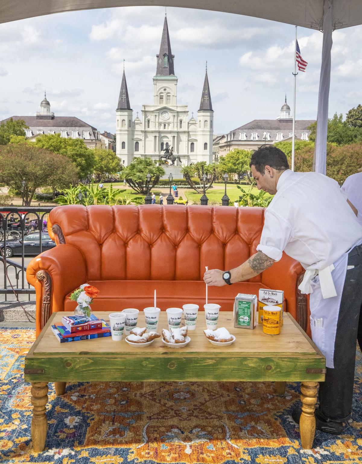 Iconic Friends Couch Visits Jackson Square Fans Can Have A Seat Friends Couch Visits Jackson Square