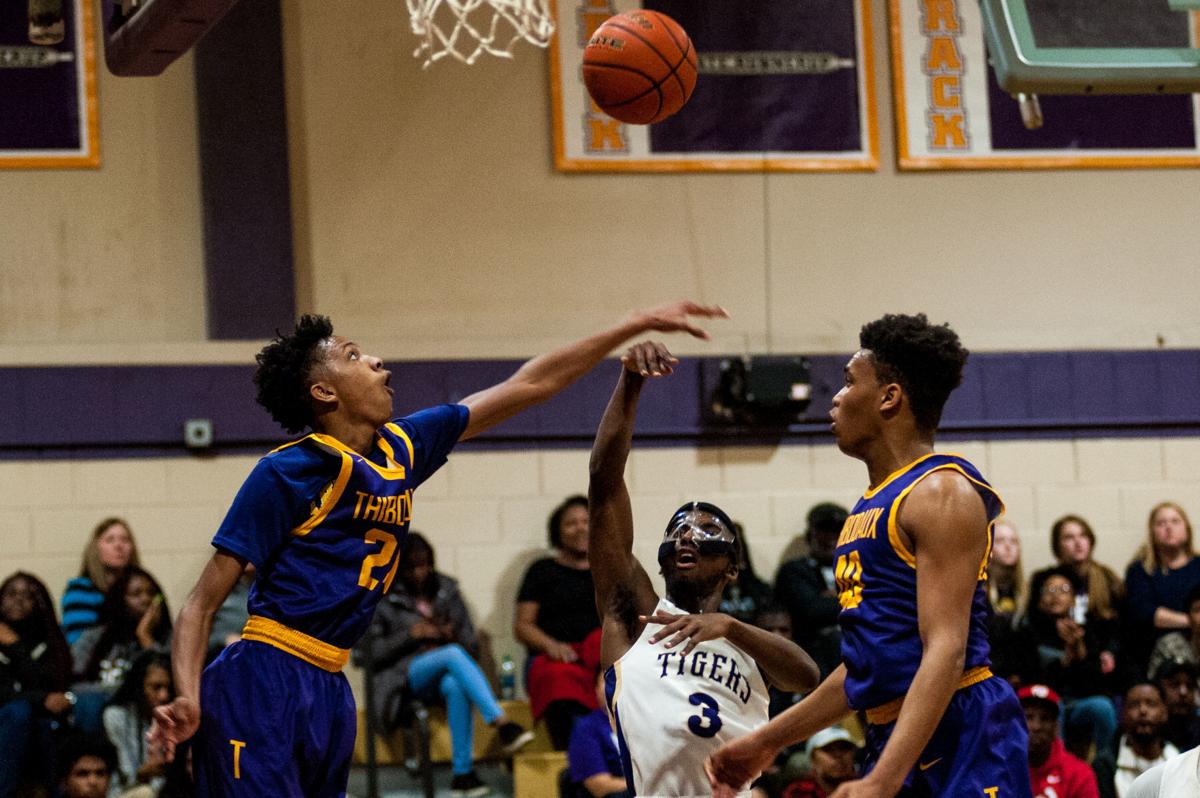 Thibodaux Maintains District 7 5a Lead With Win Over Hahnville