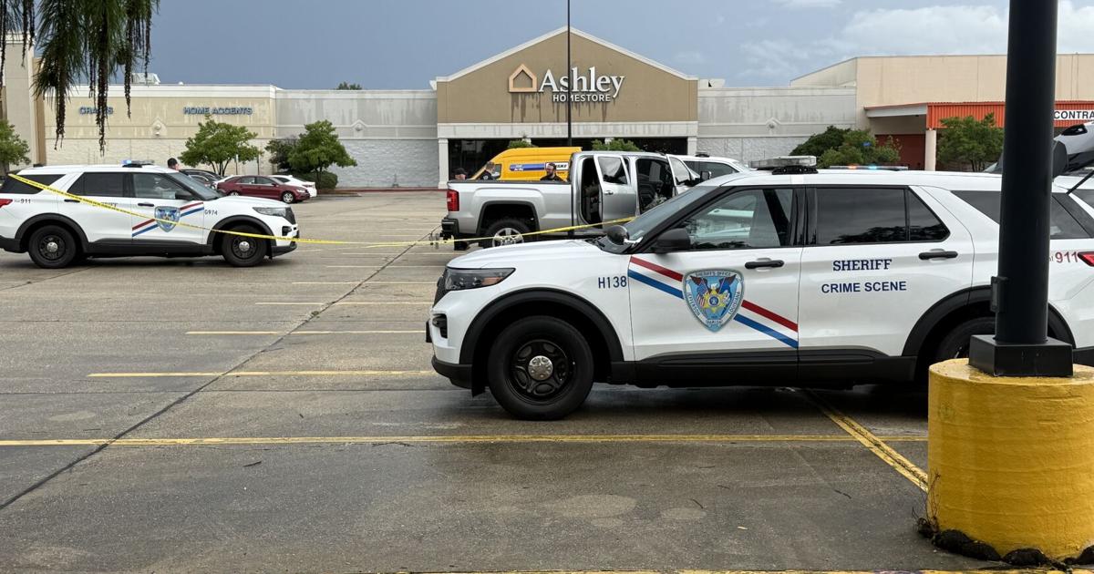 Jefferson Parish deputies investigating murder-suicide at Elmwood shopping center