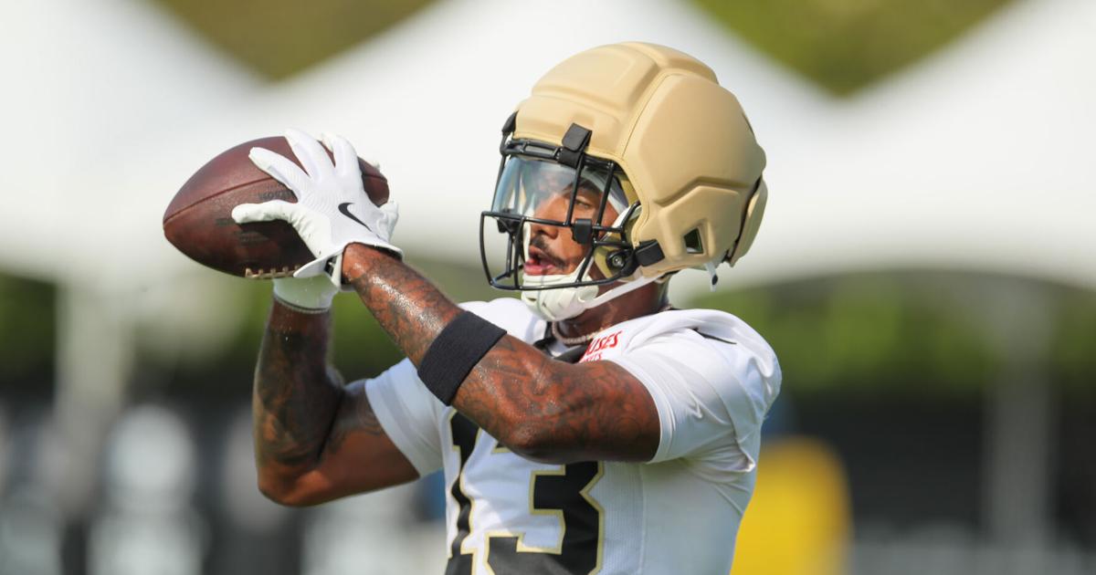 Ja'Lynn Polk running a drill at Saints training camp