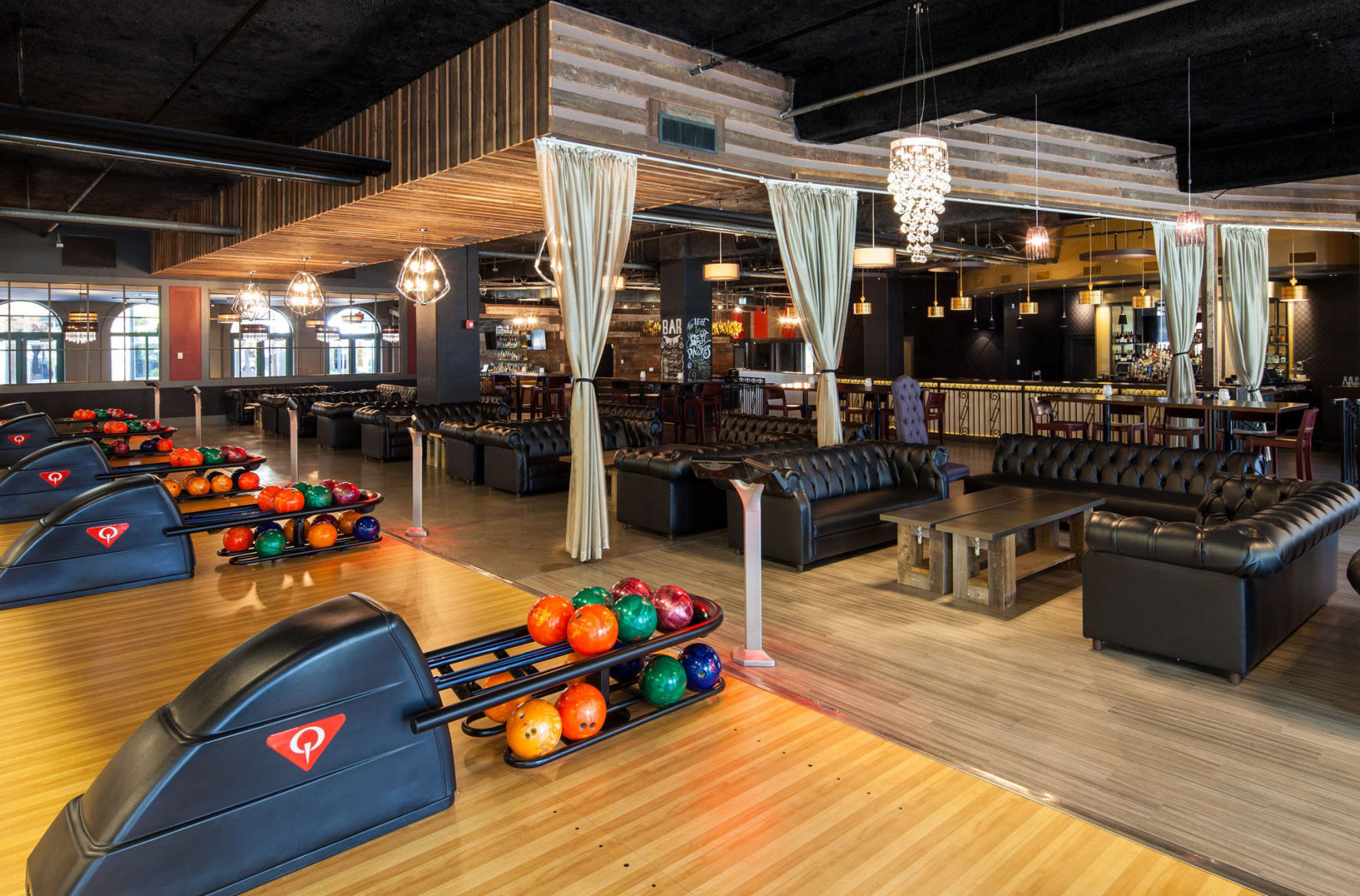 Fulton Alley aims to be triple threat with bowling, food and cocktails