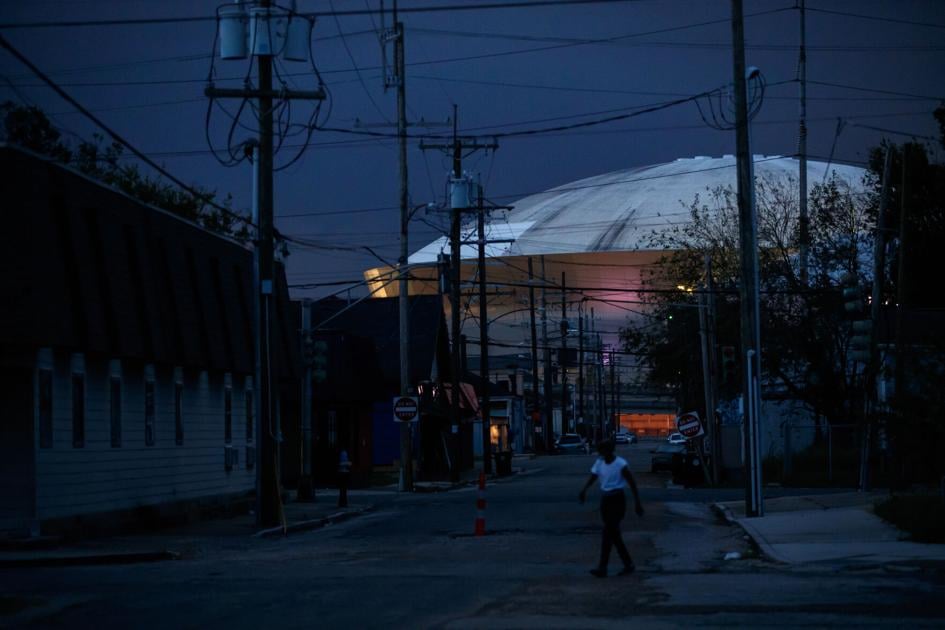 New Orleans area entergy guests are still in the dark about restoration times  Local Policy