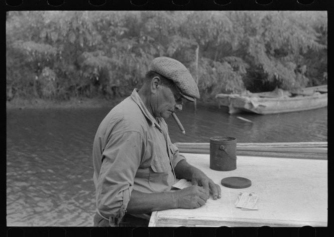 See rare, vintage photos of Louisiana oyster farming