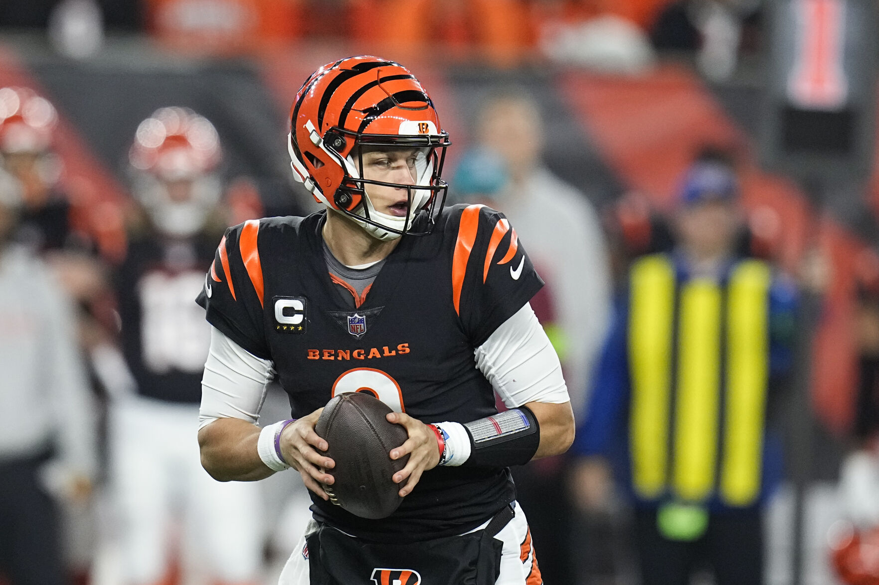 Bengals QB Joe Burrow's season is over due to wrist injury | LSU | nola.com