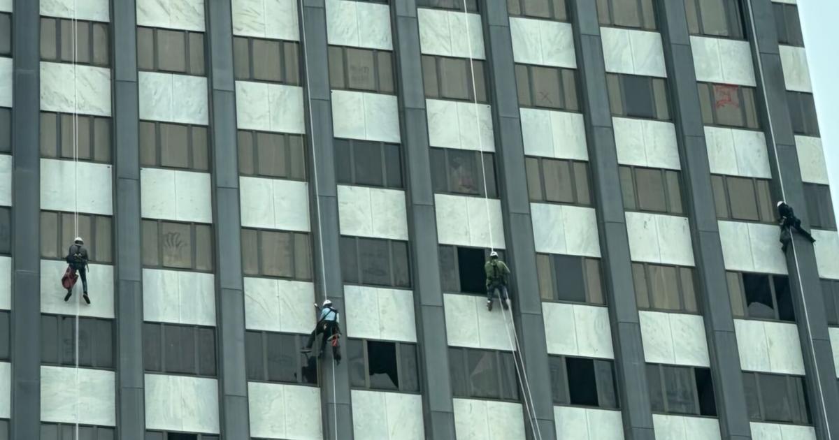 City demolition contractors move in to assess Plaza Tower as owner races to secure buyer City demolition contractors move in to assess Plaza Tower as owner races to secure buyer