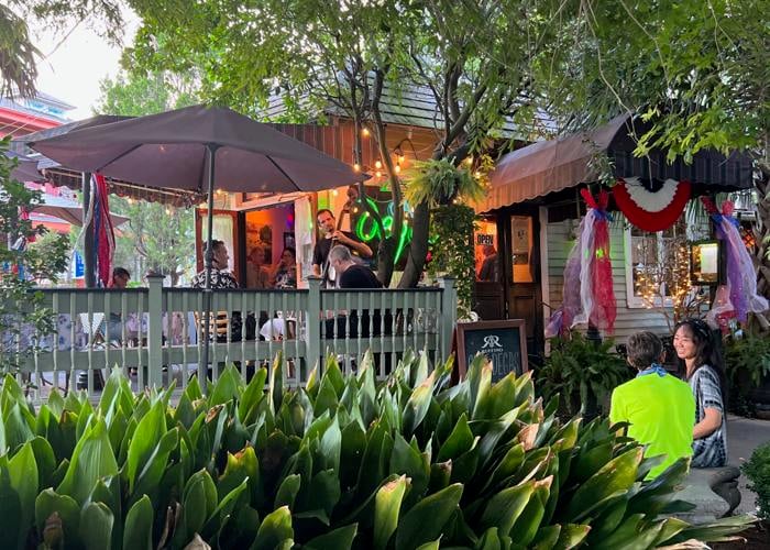 2024 list of New Orleans LA restaurants with outdoor dining Where