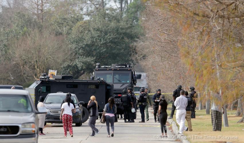 Man in Algiers standoff with NOPD SWAT surrenders, wanted for attempted ...