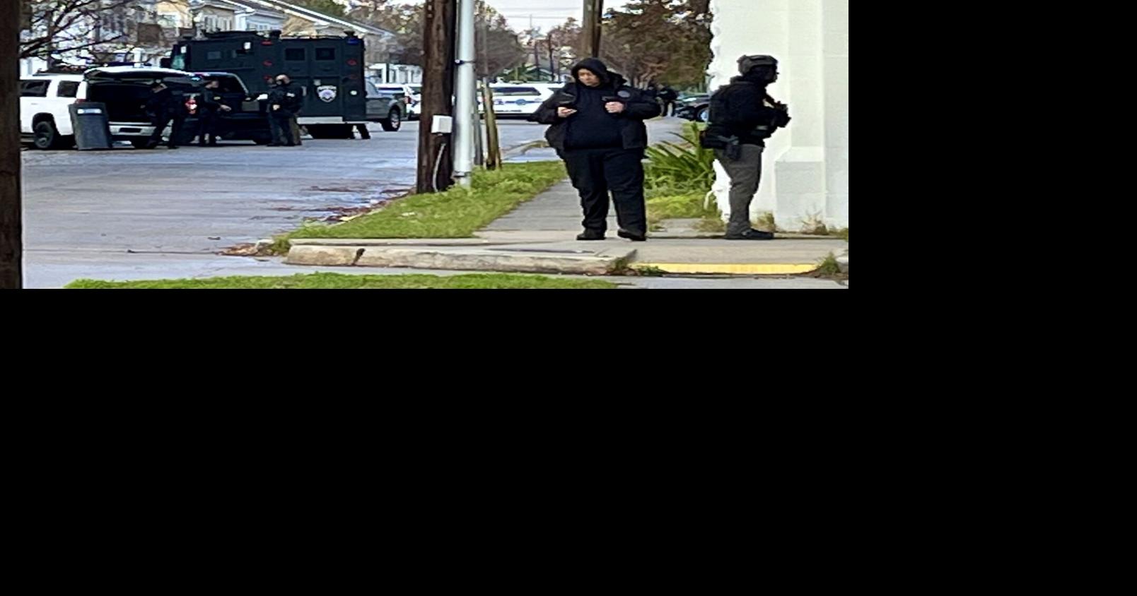Suspect surrenders after SWAT standoff in Central City | | nola.com