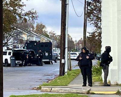 Suspect surrenders after SWAT standoff in Central City | | nola.com