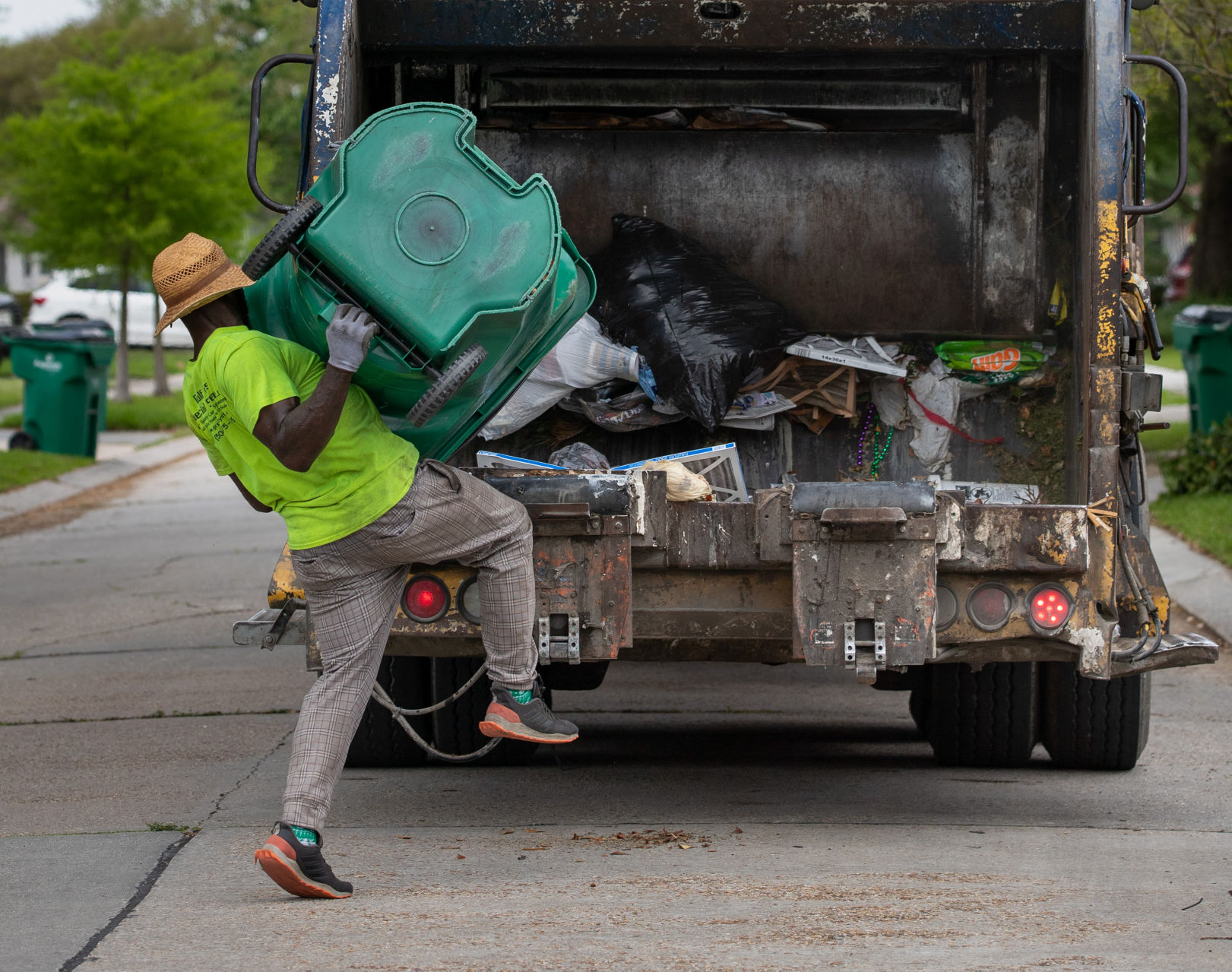 Jefferson Parish solicits bids for garbage hauling contract News